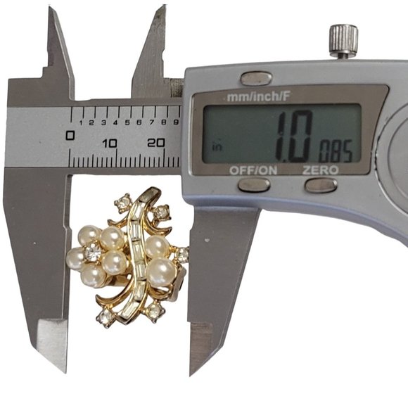 Trifari Vintage Gold Tone Faux Pearl Clear Baguette Rhinestone Clip Earrings E08 - Picture 10 of 12